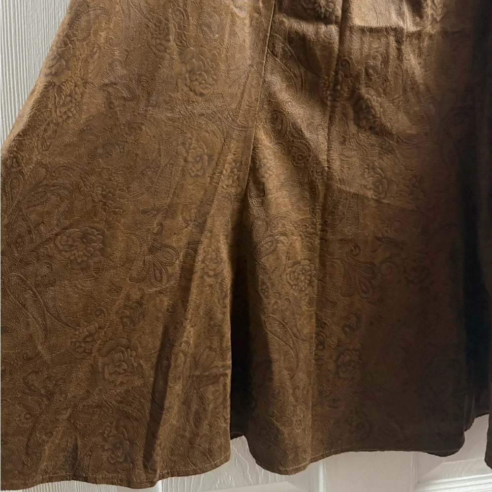 Tantrums skirt, size small - Picture 6 of 7